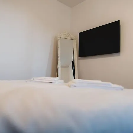 2 Bedroom Apt Park Belvedere Sibiu Extérieur photo